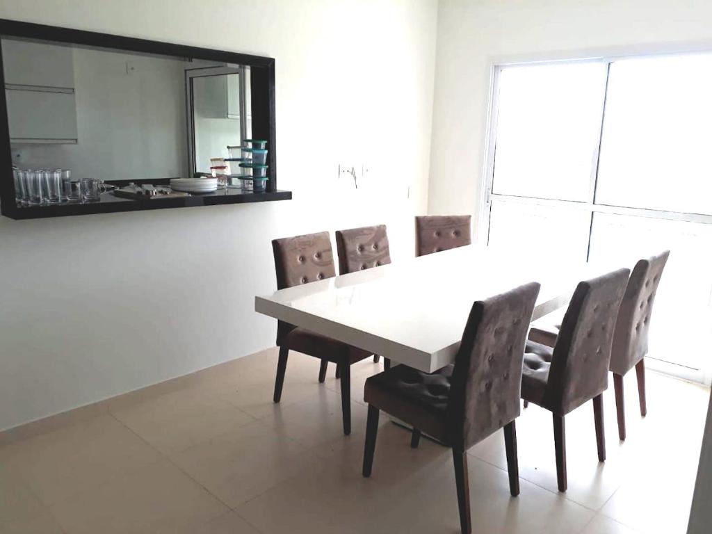  Apartamentos na Praia Toninhas