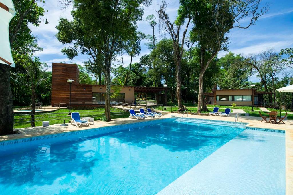 Bazén v ubytování Gran Hotel Tourbillon & Lodge nebo v jeho okolí