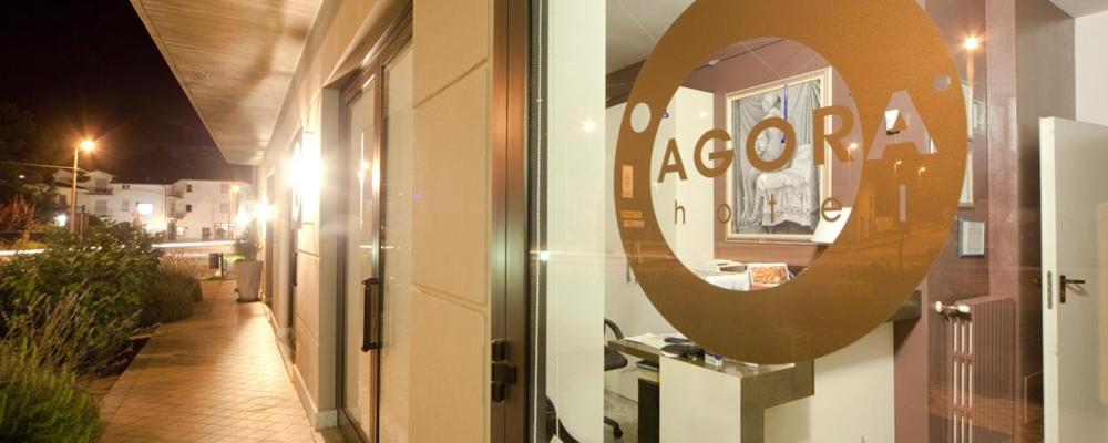 Certifikát, hodnocení, plakát nebo jiný dokument vystavený v ubytování Agorà Hotel