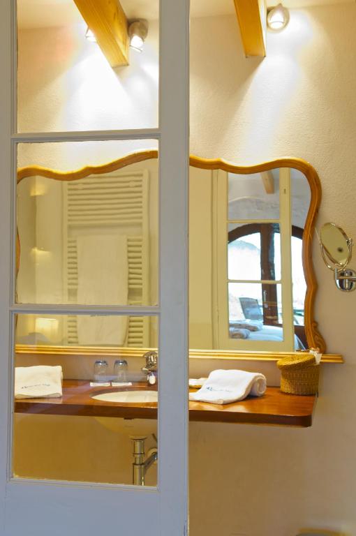 Um banheiro em Alcaufar Vell Hotel Rural & Restaurant