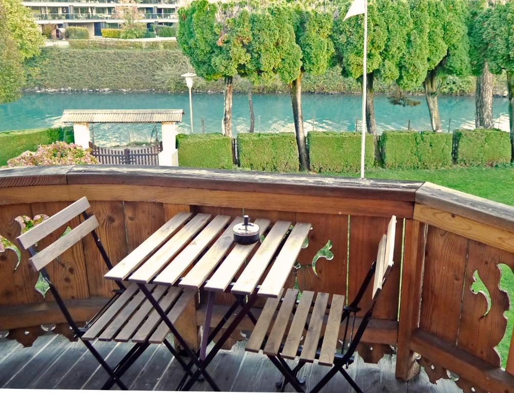 Výhled na řeku, která protéká v blízkosti apartmánu