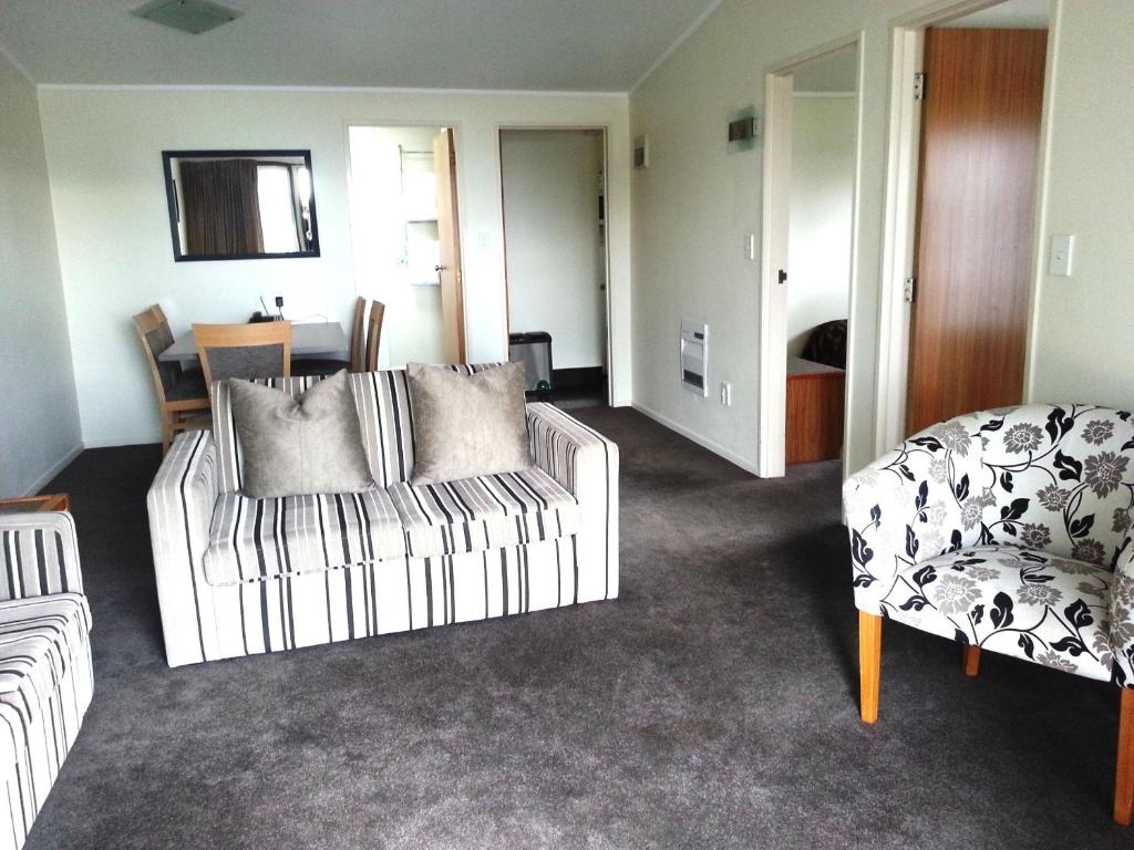 Marineland Beachfront Accommodation - Resim 40