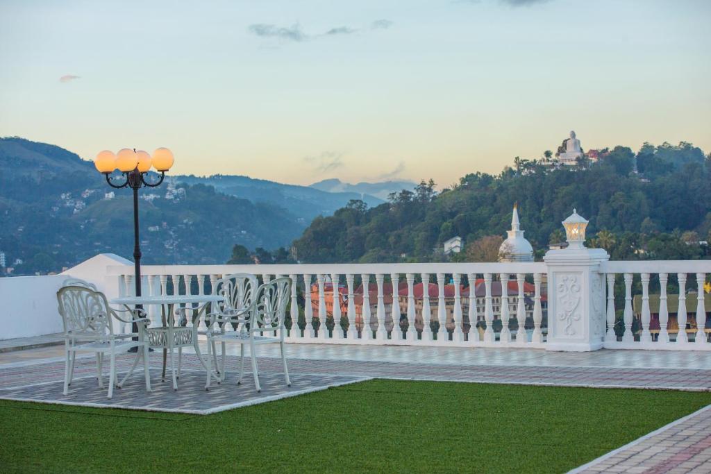 Nespecifikovaný výhled na hory nebo výhled na hory při pohledu z hotelu