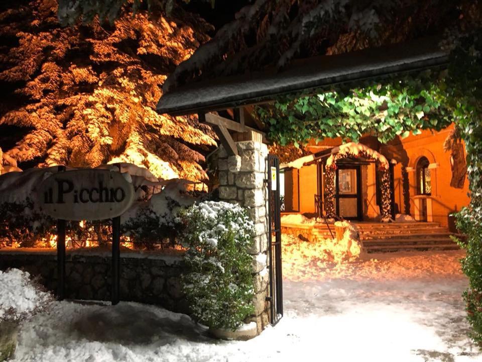 Zdjęcie z galerii obiektu LH Albergo il Picchio w mieście Pescasseroli