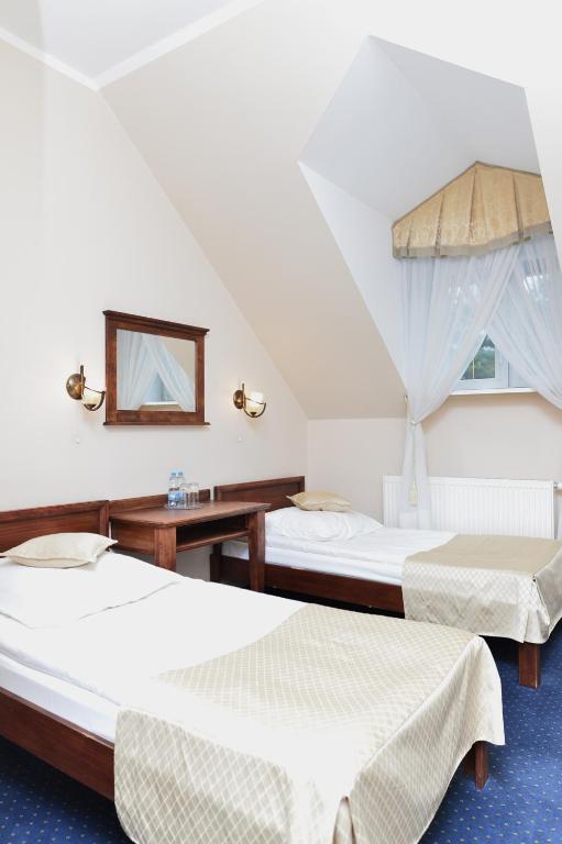 Dwór Czarneckiego - 10