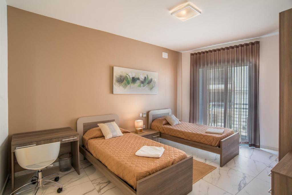 The Sea-Bank Villa Apartments - 13