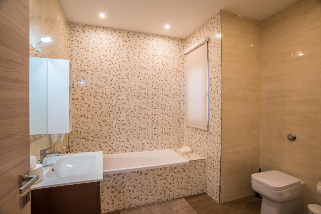 The Sea-Bank Villa Apartments - 8