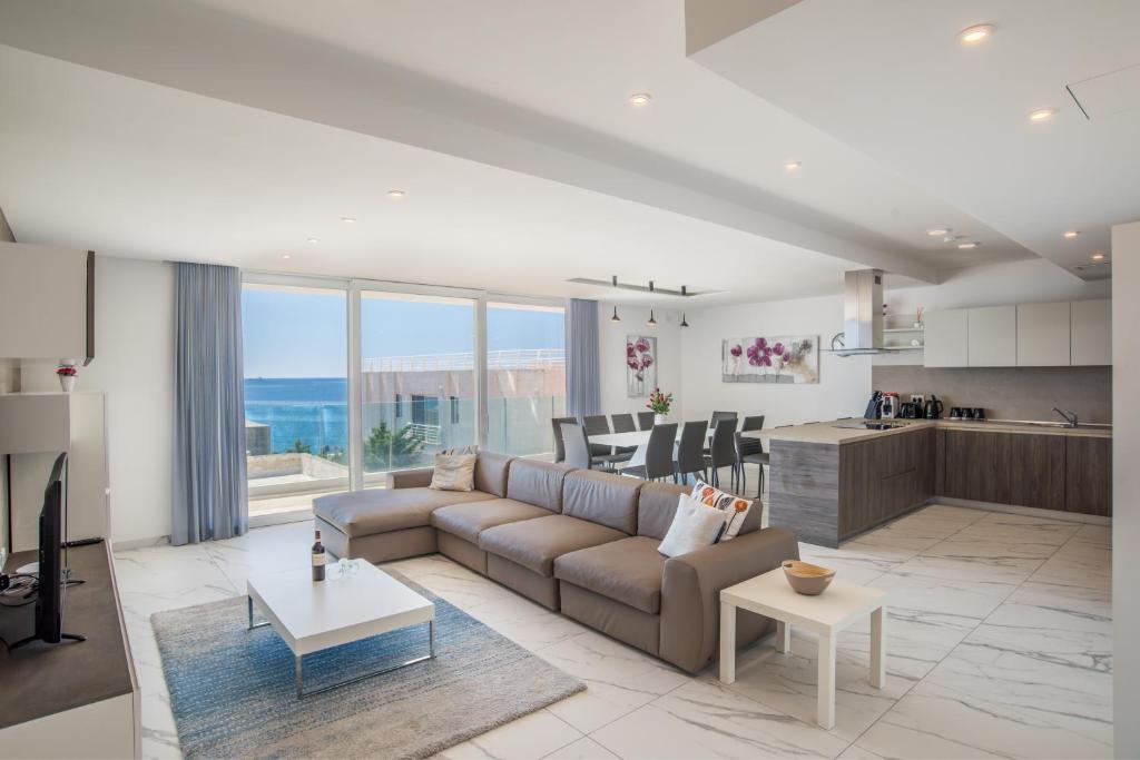 The Sea-Bank Villa Apartments - 4