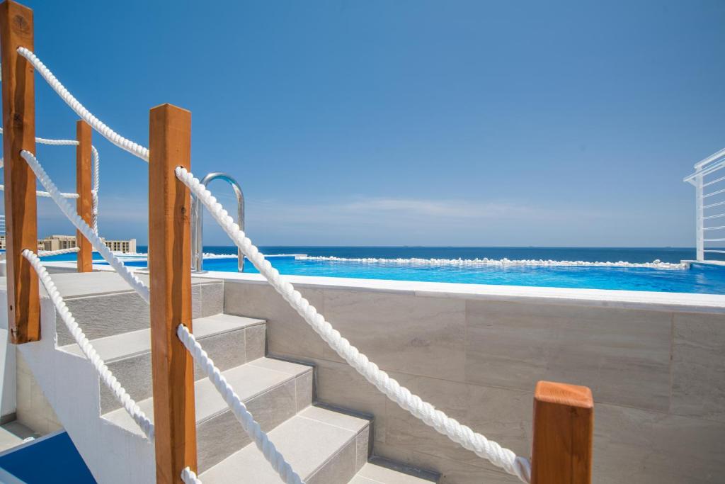 The Sea-Bank Villa Apartments - 17