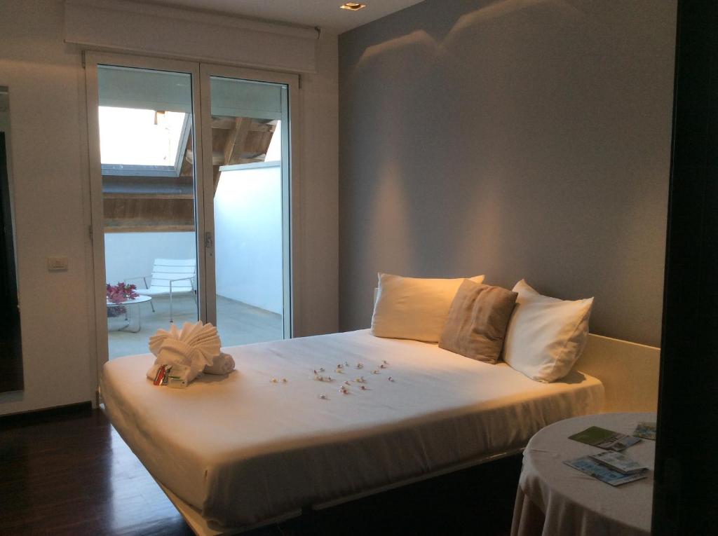 Postel nebo postele na pokoji v ubytování 15.92 Hotel