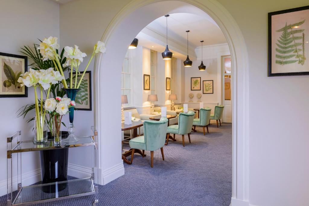Posezení v ubytování The Metropole Hotel Cork