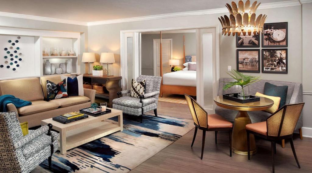 Uma área de estar em La Playa Beach & Golf Resort, a Noble House Resort