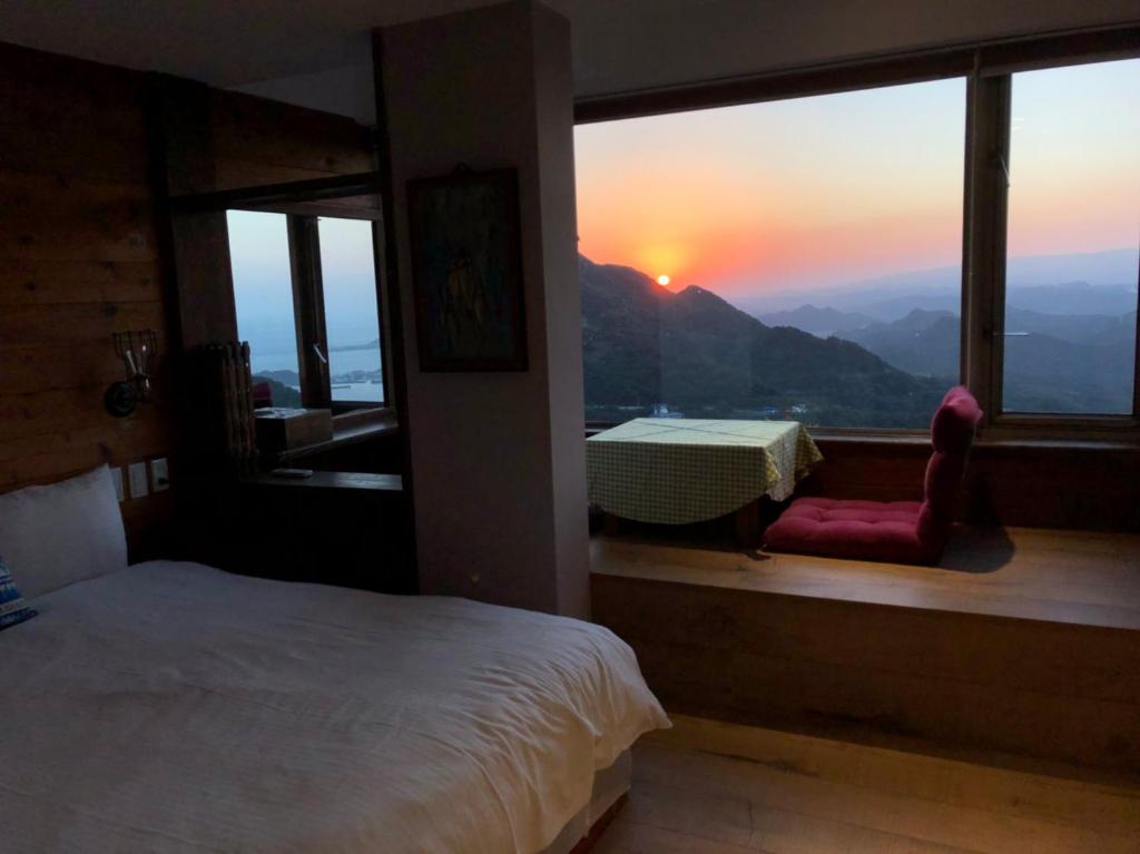 Nespecifikovaný výhled na hory nebo výhled na hory při pohledu z bed and breakfast
