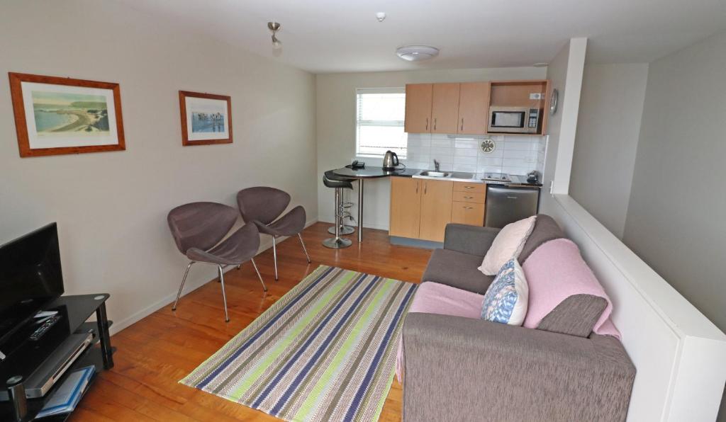Kuchyň nebo kuchyňský kout v ubytování Sumner Bay Motel