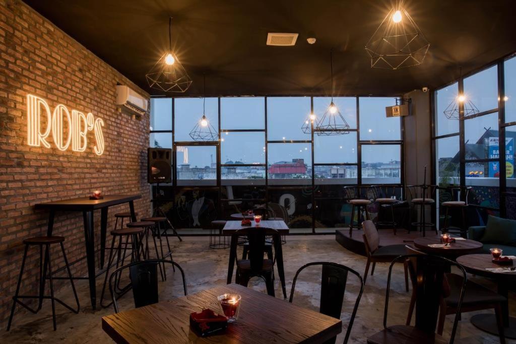 Restaurace v ubytování Odua Weston Jambi