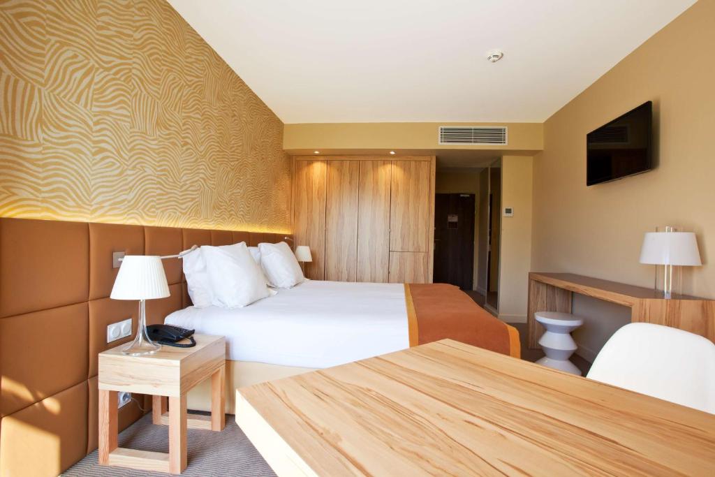 Golden Tulip Avignon Le Paradou - Resim 32