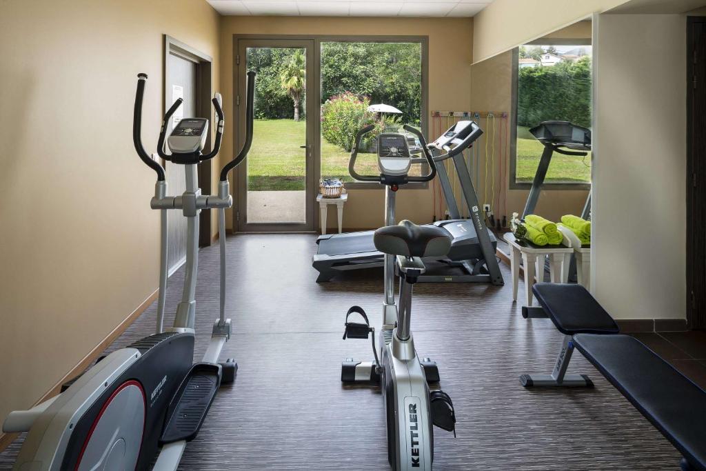 Fitness centrum a/nebo fitness zařízení v ubytování Best Western PLUS Elixir Grasse