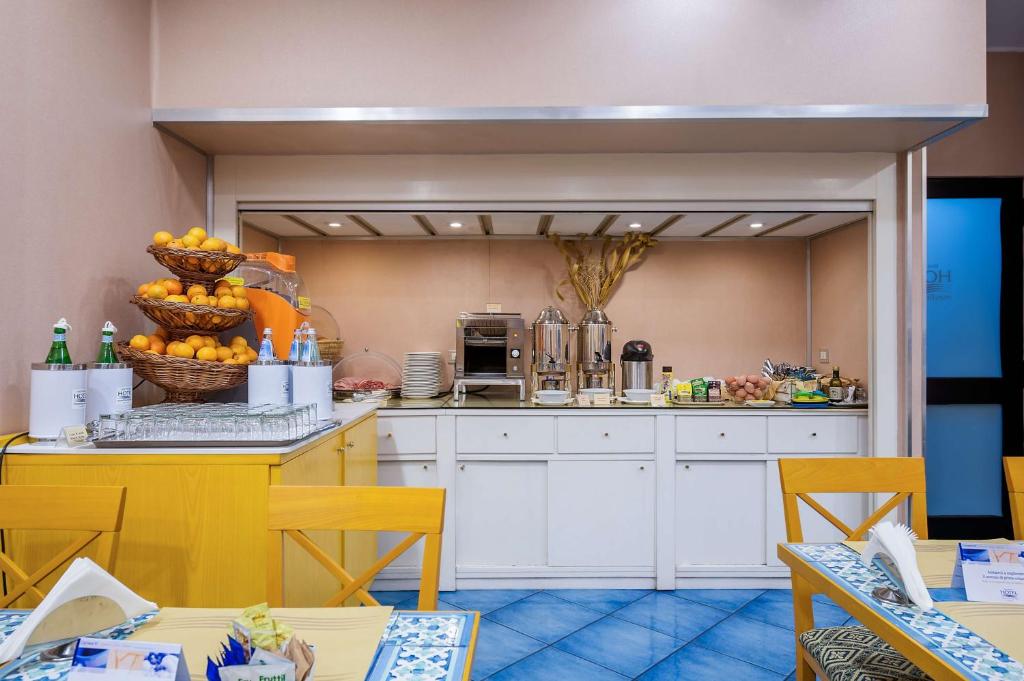 Kuchnia lub aneks kuchenny w obiekcie Best Western Hotel Mediterraneo