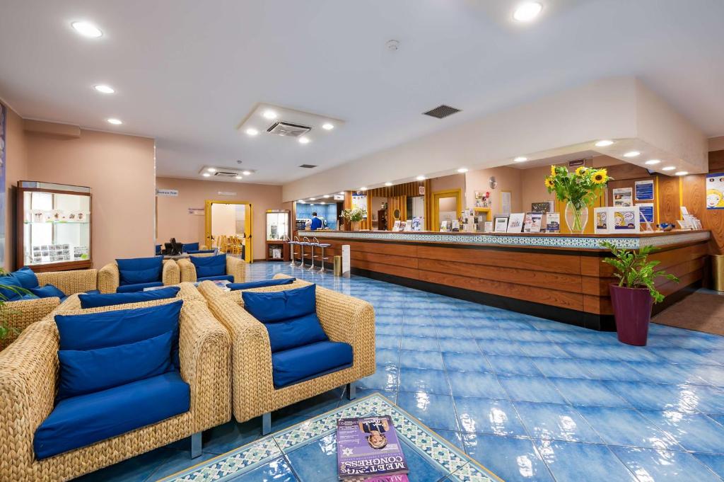 Część wypoczynkowa w obiekcie Best Western Hotel Mediterraneo