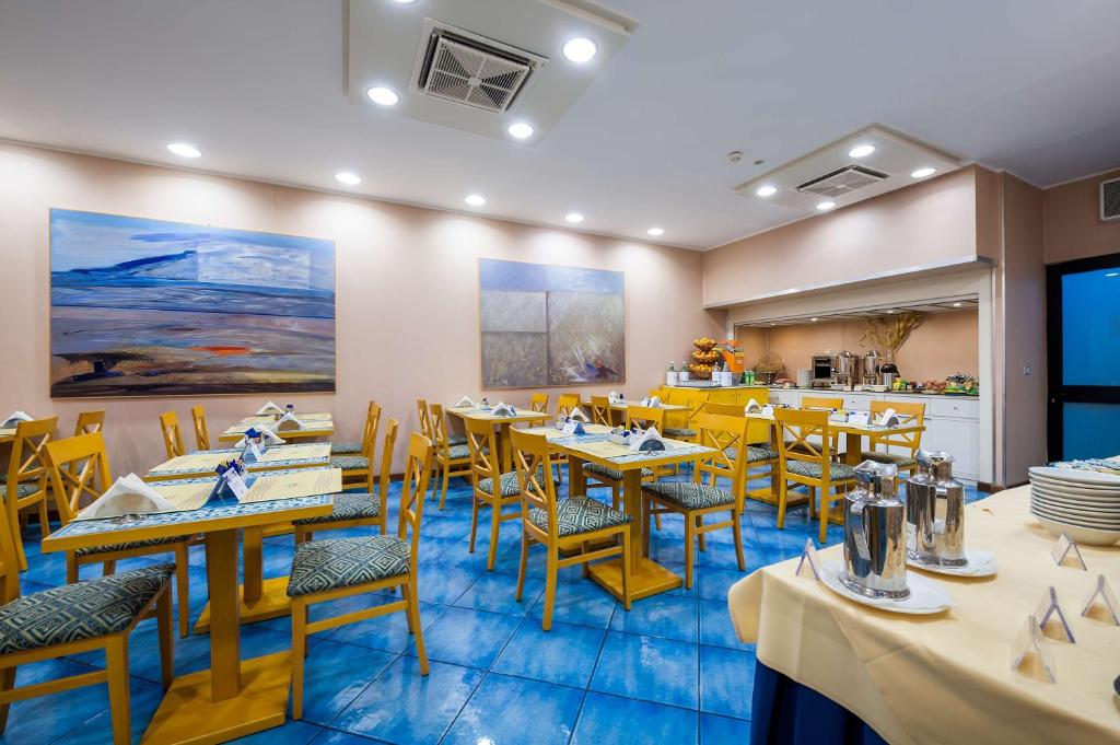 Restauracja lub miejsce do jedzenia w obiekcie Best Western Hotel Mediterraneo