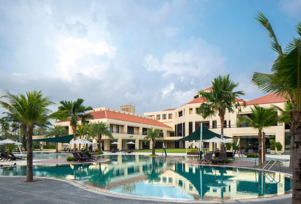 Eastin Thana City Golf Resort Bangkok สมุทรปราการ - อัปเดตราคาปี 2023 Eastin Thana City Golf Resort Bangkok สมุทรปราการ - อัปเดตราคาปี 2023