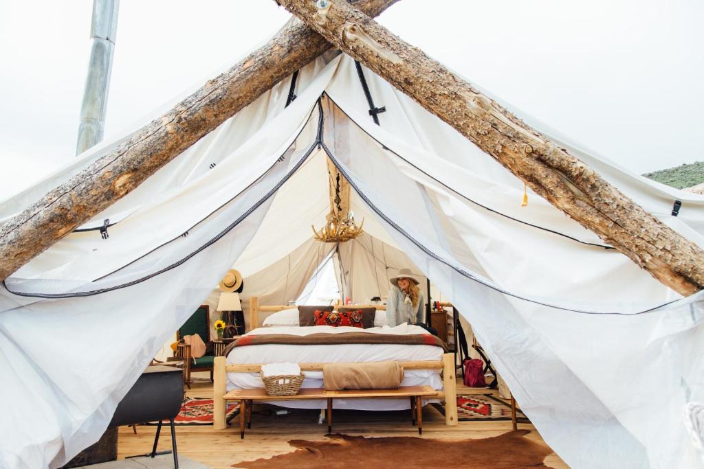 a bedroom in a teepee tent at Collective Vail Retreat in Wolcott
