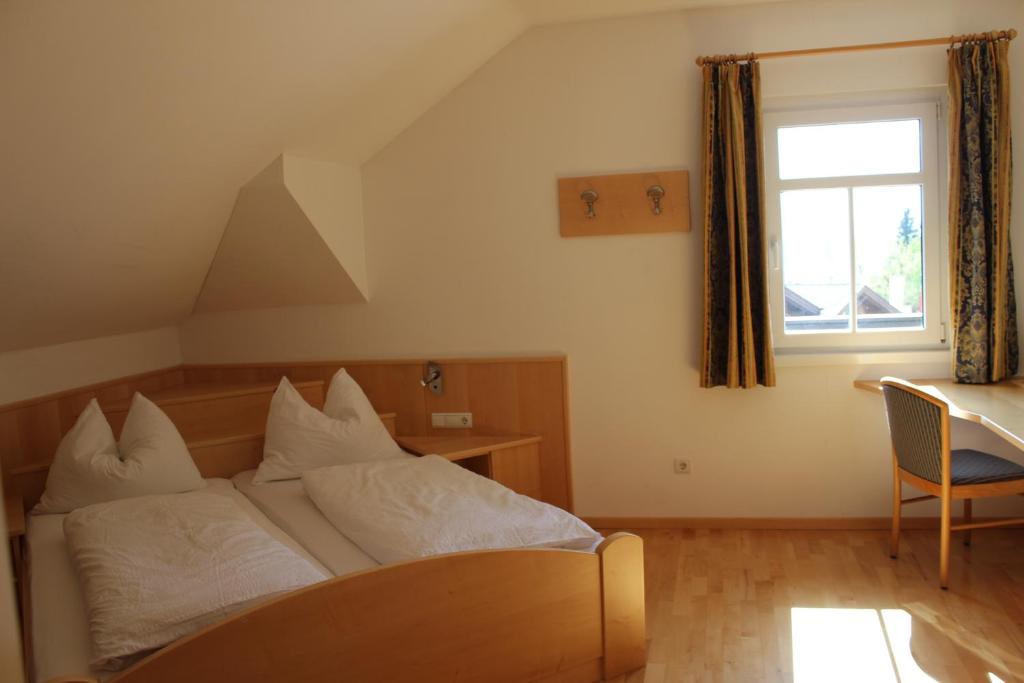 Villa Grünewald - Appartement De Deux Chambres Avec Balcon