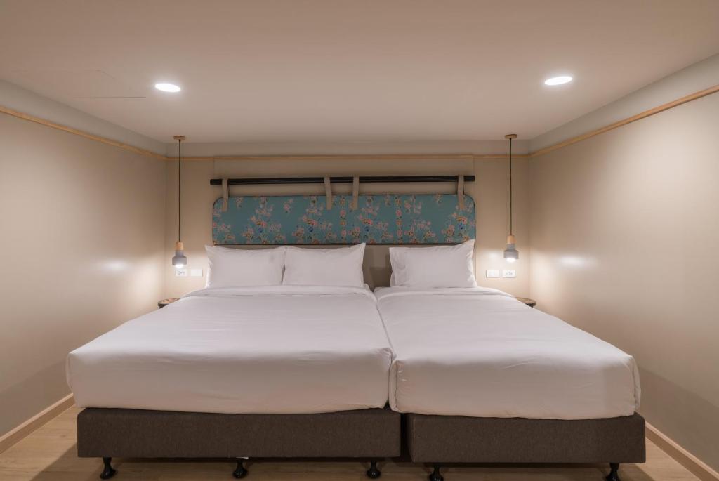 The Blanket Hotel Phuket Old Town photo