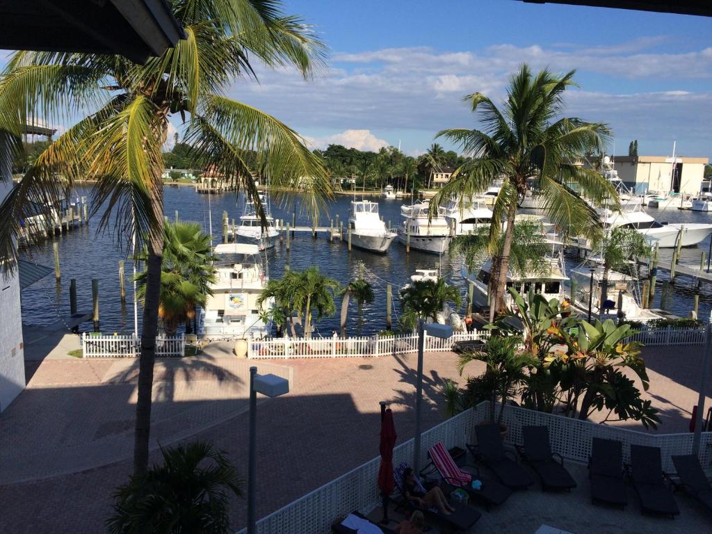 Pirate's Cove Resort and Marina - Stuart - Queen Room Met Twee Queensize Bedden - Niet -roken