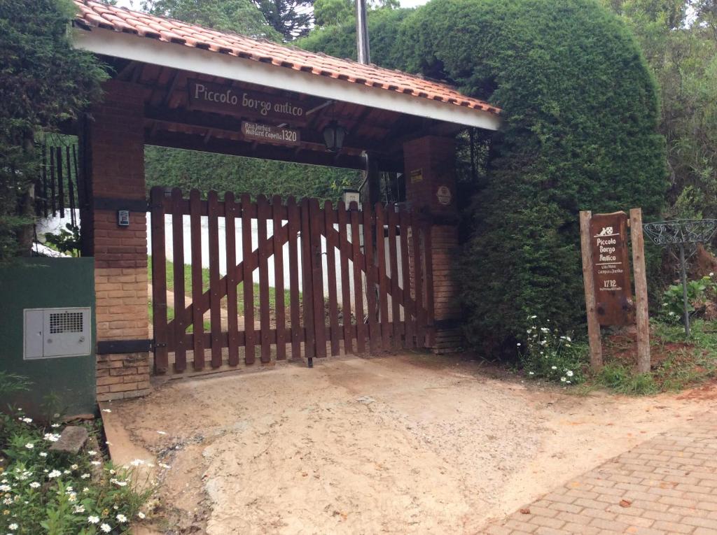 Piccolo Borgo Antico - Casina delle Rondini
