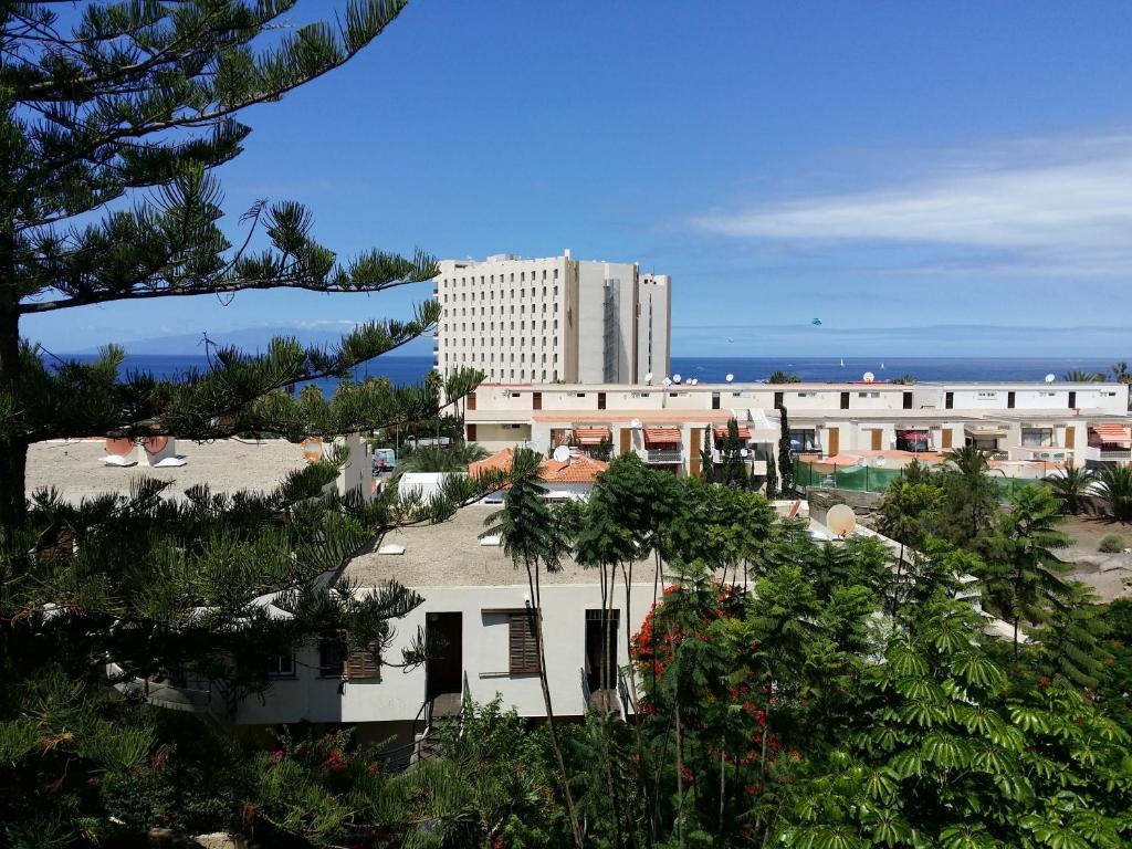 Apartment Jacaranda close to the beach, sea-view, pool, wifi ...