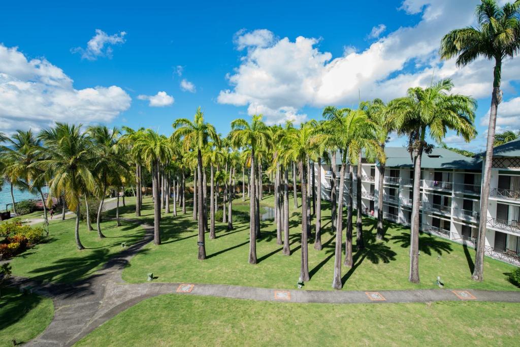 Vrt pred nastanitvijo Hotel Bakoua Martinique