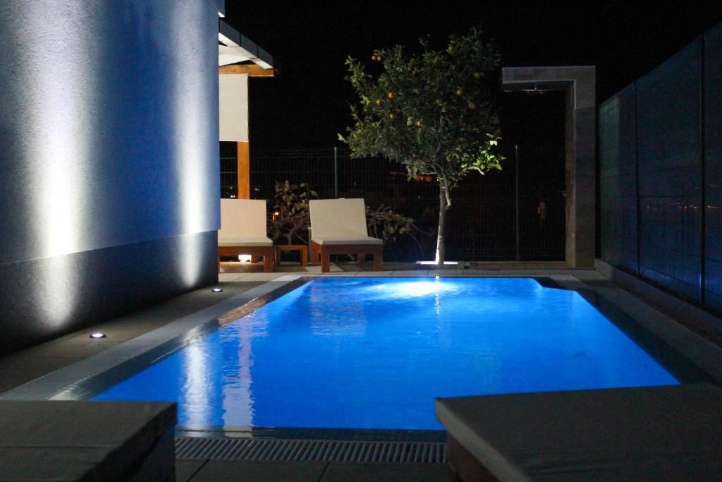 Bazén v ubytování Luxury apartment with private pool nebo v jeho okolí