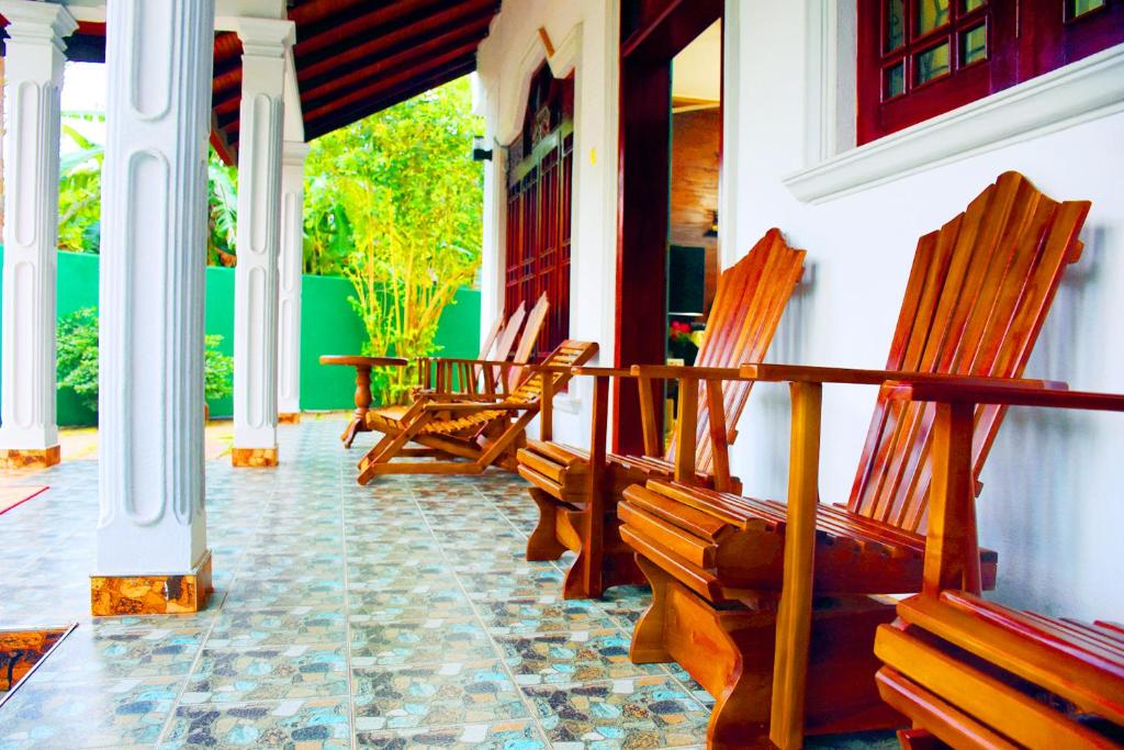 Indunil place hiriketiya with pool - 6