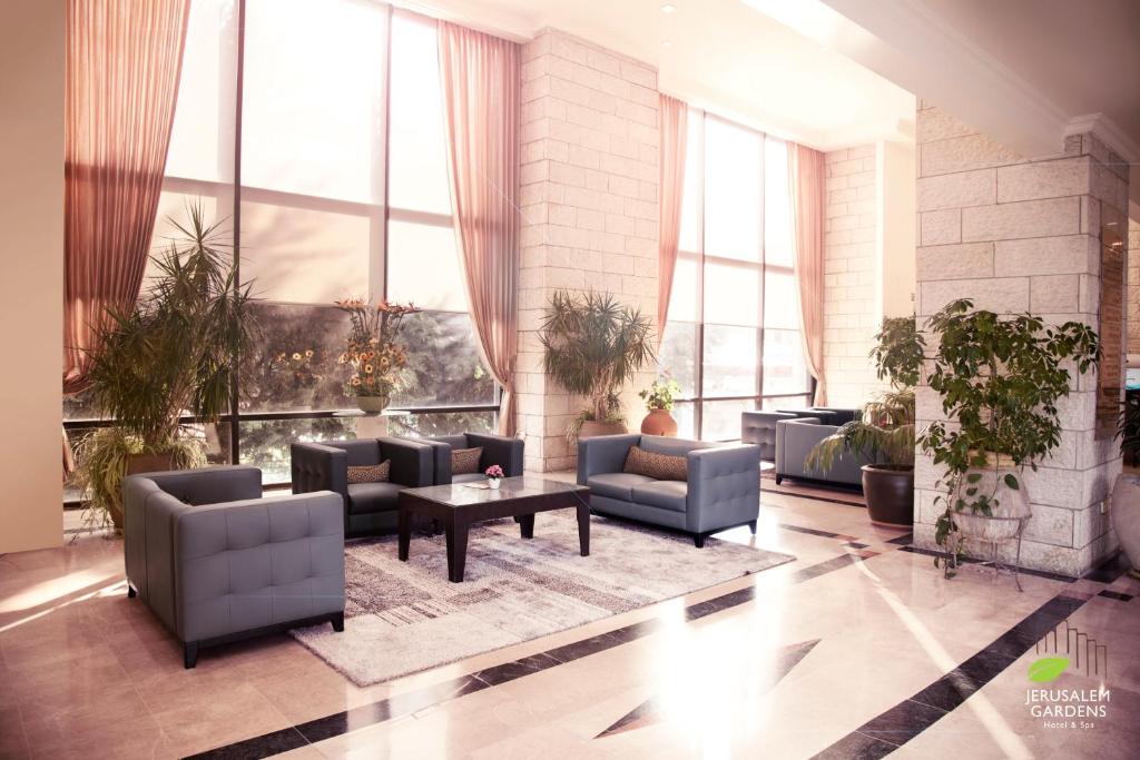 Posezení v ubytování Jerusalem Gardens Hotel