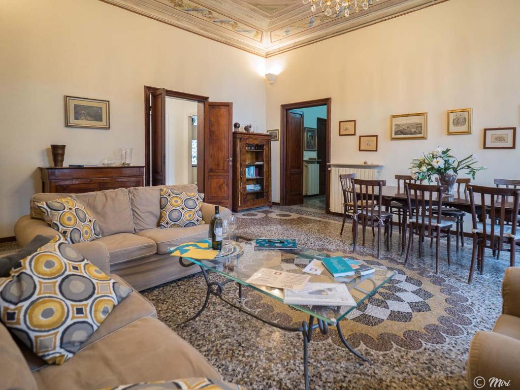 Χώρος καθιστικού στο Villa Montale Apartment I Limoni