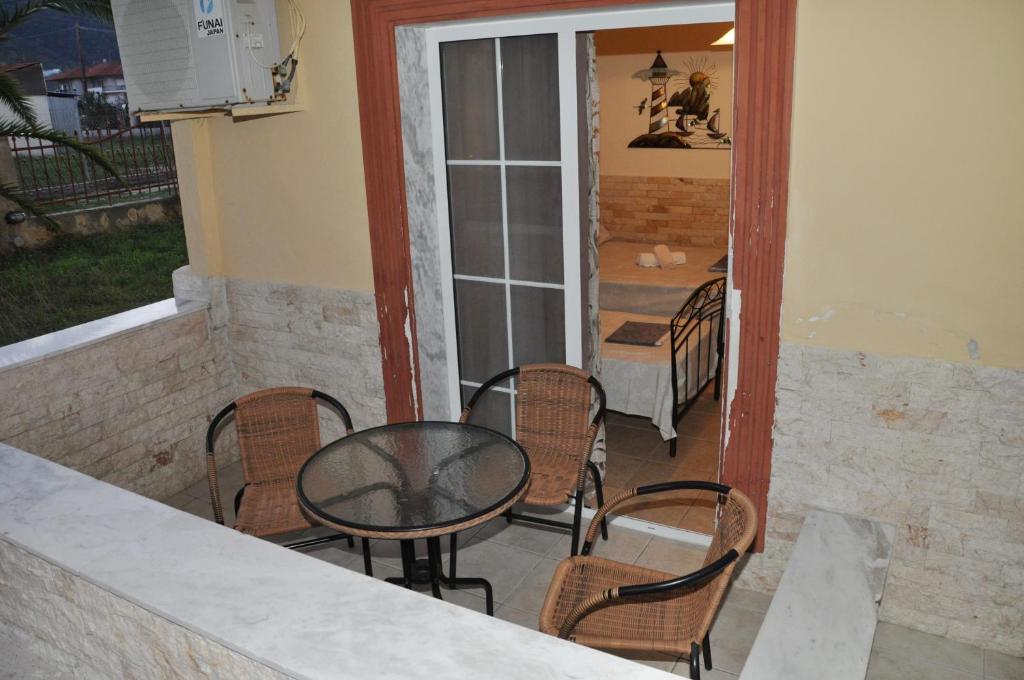 12 DOORS APARTMENTS - Standard Triple Room