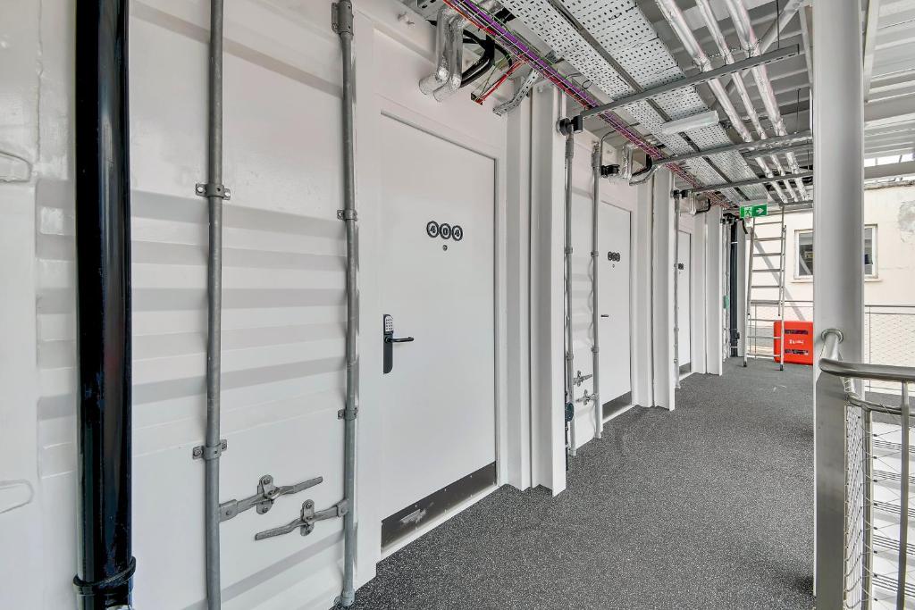 Stow Away Waterloo - Resim 39