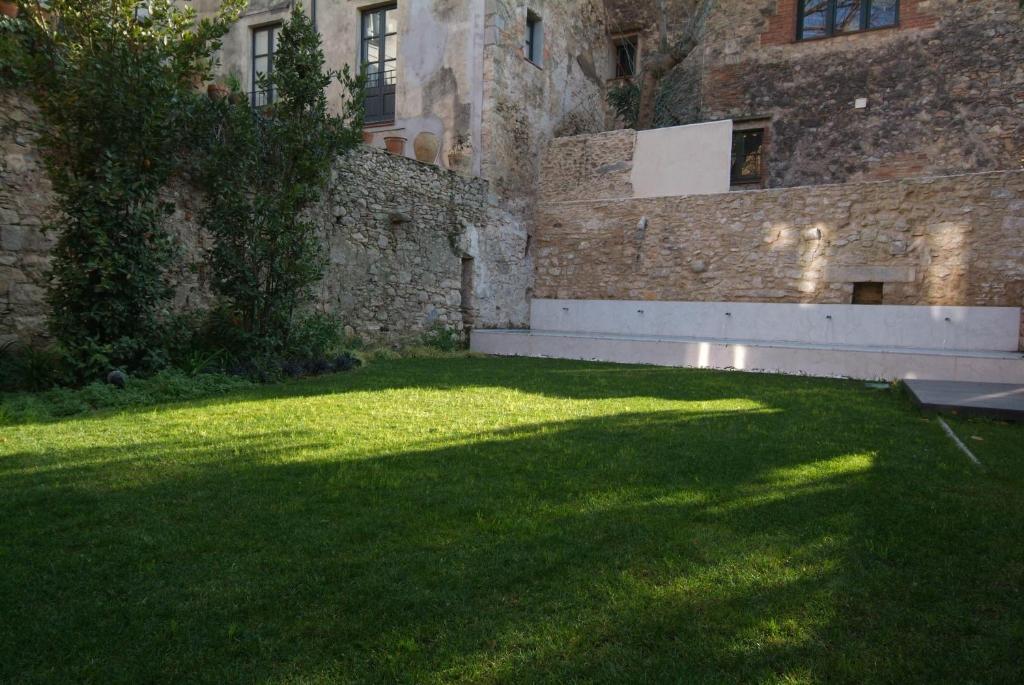Zahrada ubytování Beautifully furnished luxury apartment in Barri Vell, Girona