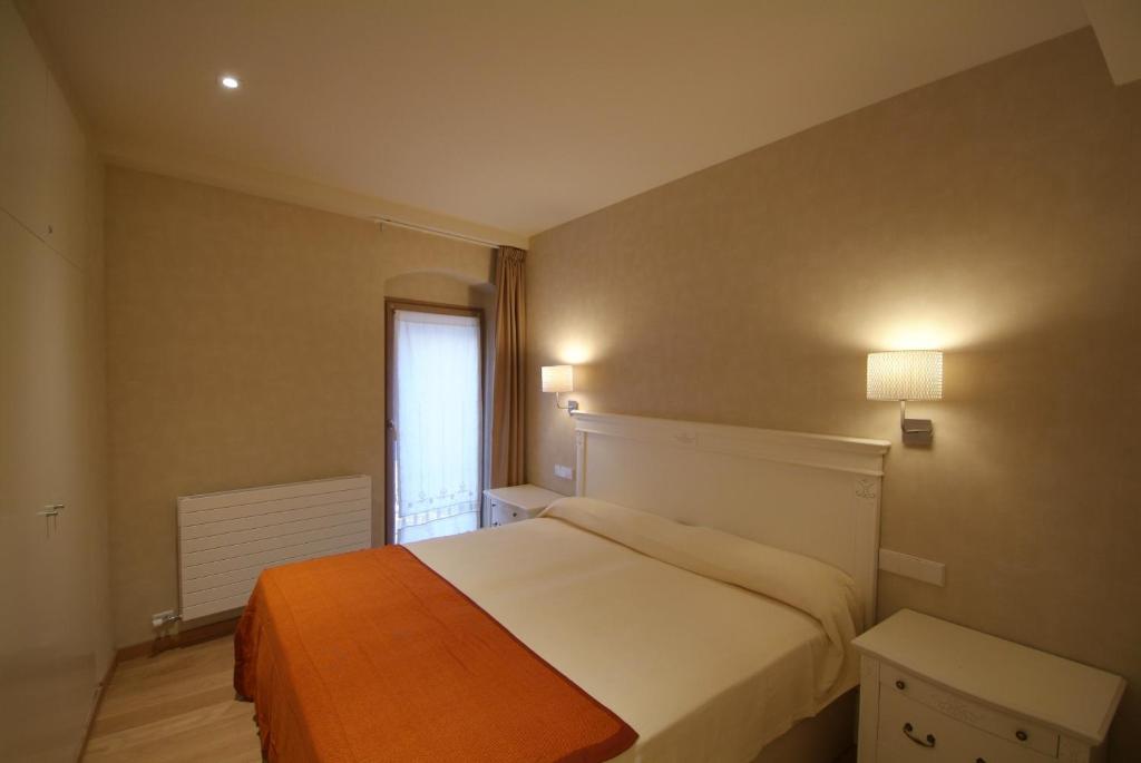 Postel nebo postele na pokoji v ubytování Beautifully furnished luxury apartment in Barri Vell, Girona
