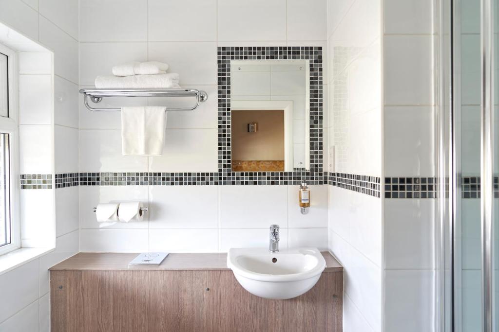 Antoinette Hotel Wimbledon - Resim 3