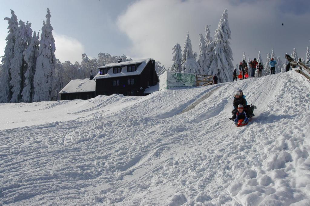 Hotel und Berggasthof Spießberghaus v zimě