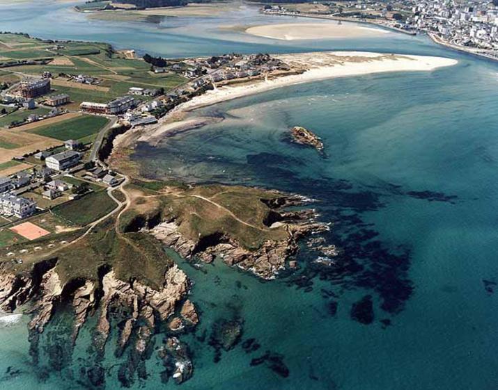 an aerial view of an island in the ocean at Apartamento Playa de Altar in Barreiros
