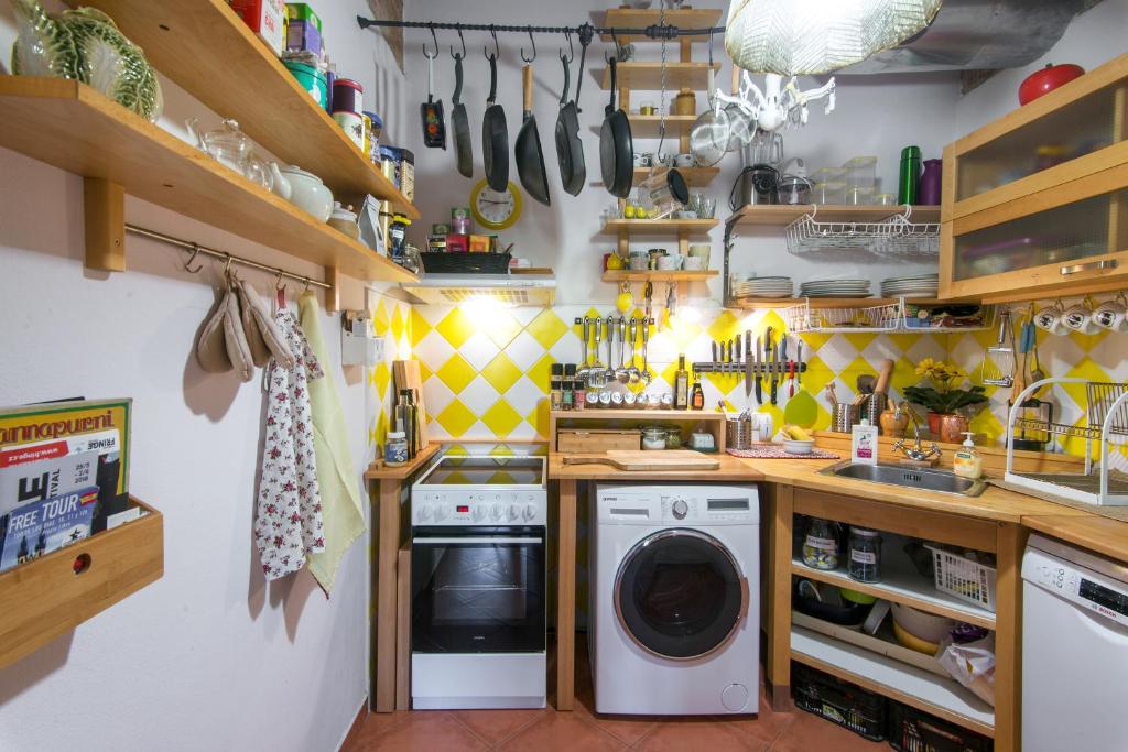 Kuchyň nebo kuchyňský kout v ubytování Victoria Design Stays - Apartment Rehorova