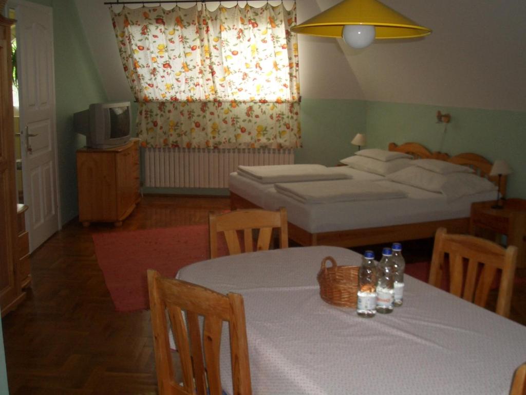 Zdjęcie z galerii obiektu Apartments-Mini-Hotel w mieście Csongrád