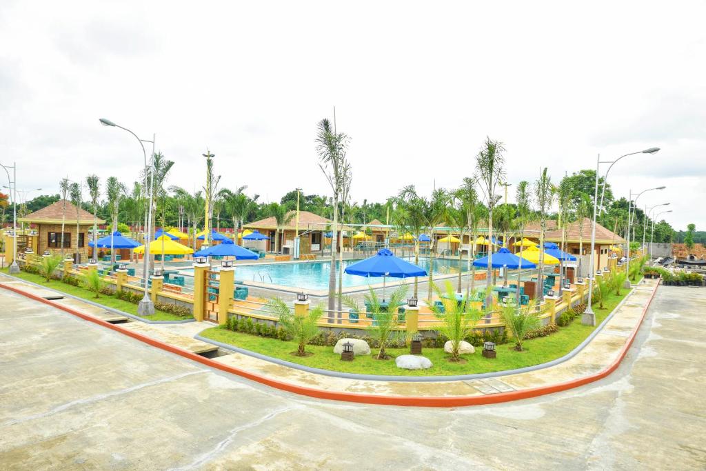 Bazén v ubytování Kabaleyan Cove Resort powered by Cocotel nebo v jeho okolí