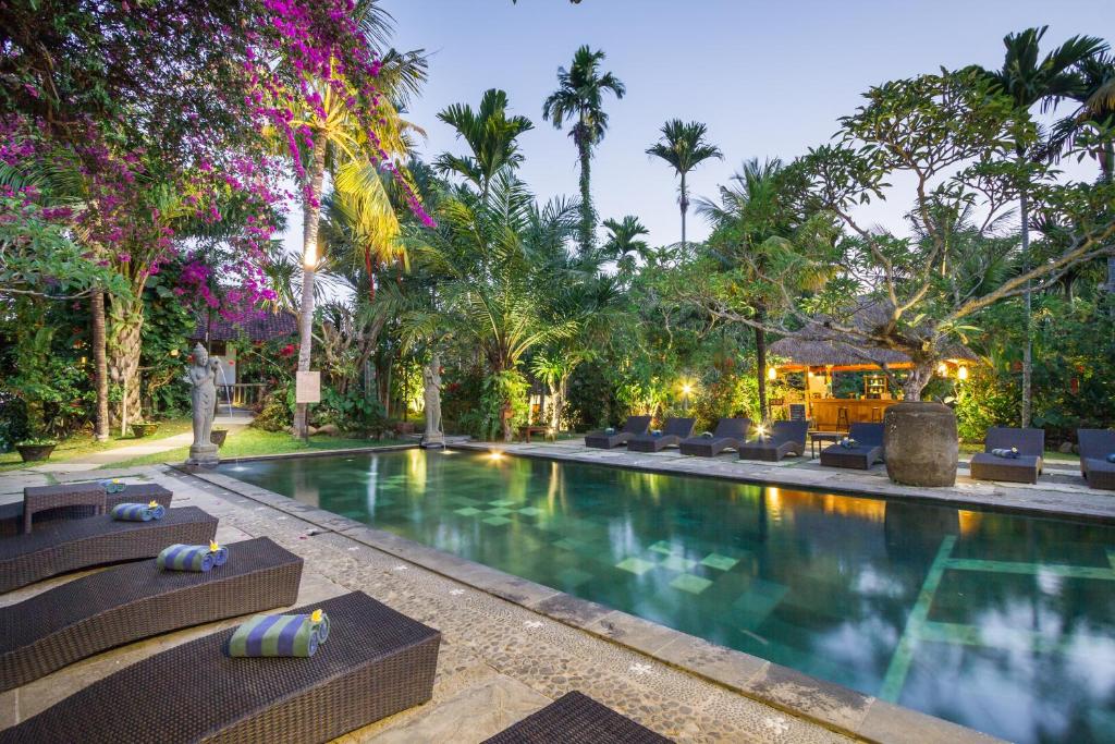 Bazén v ubytování Ubud Inn Cottage by Prasi nebo v jeho okolí