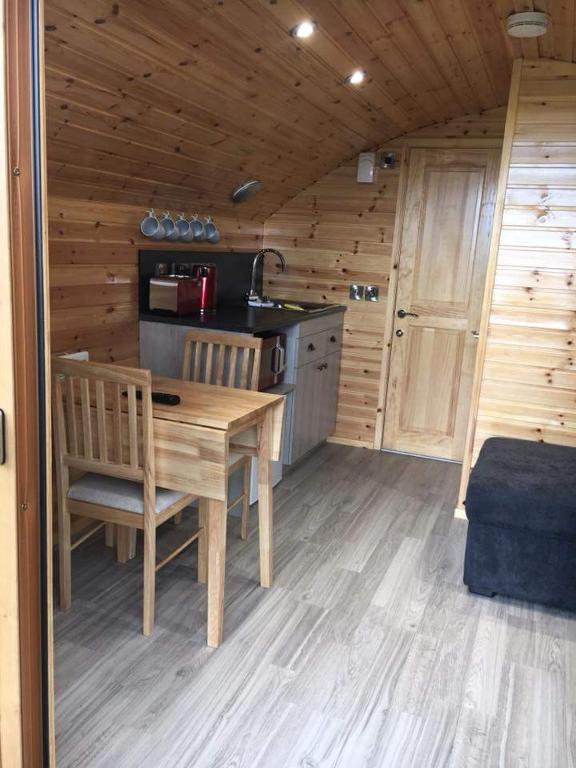 Kuchyň nebo kuchyňský kout v ubytování Greencraig Pods