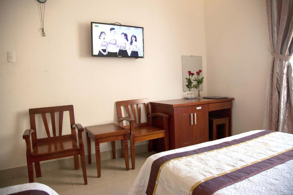 TV a/nebo společenská místnost v ubytování Hoang Thuy Sinh Hotel