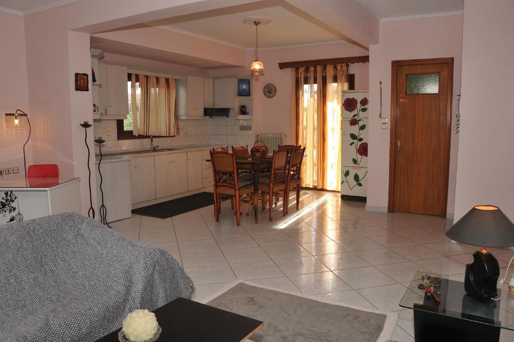 Fotografia z galérie ubytovania Eagle's Family Apartment Kalampaka v destinácii Kalabaka